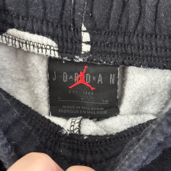 NIKE Mia Lee Artist Series Abstract Shapes Black And White Jogger Size Small - Picture 7 of 8